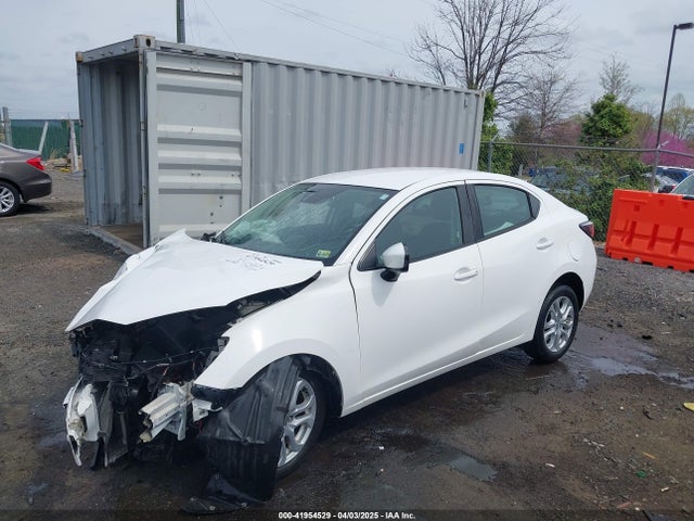 3MYDLBYV9HY175824 Toyota YARIS IA