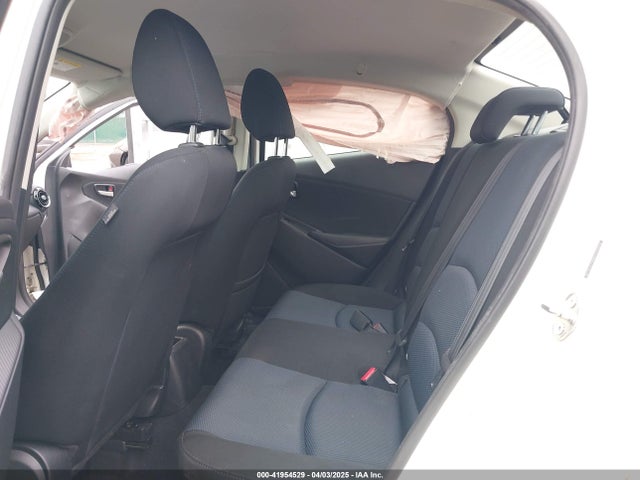3MYDLBYV9HY175824 Toyota YARIS IA