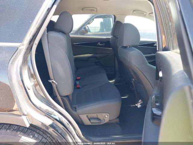 5XYPGDA59LG693676 KIA Sorento 3.3l S