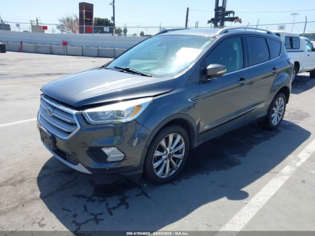 1FMCU9J94JUA56404 Ford Escape Titanium