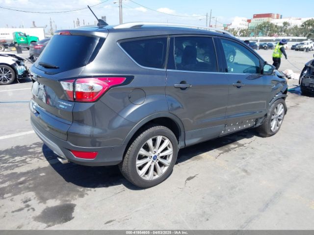 1FMCU9J94JUA56404 Ford Escape Titanium