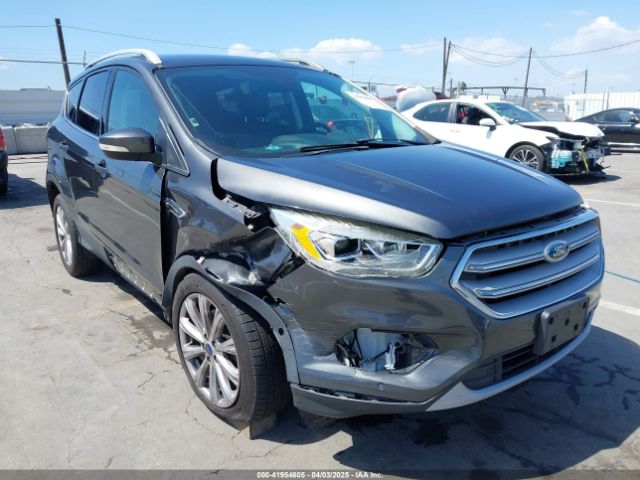 1FMCU9J94JUA56404 Ford Escape Titanium