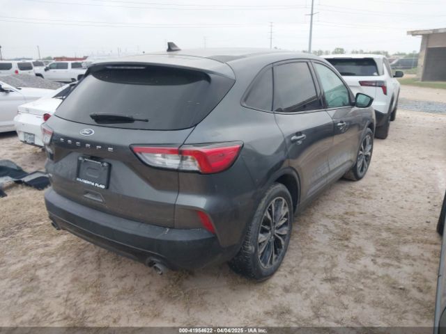 1FMCU0G68NUB97989 Ford ESCAPE SE