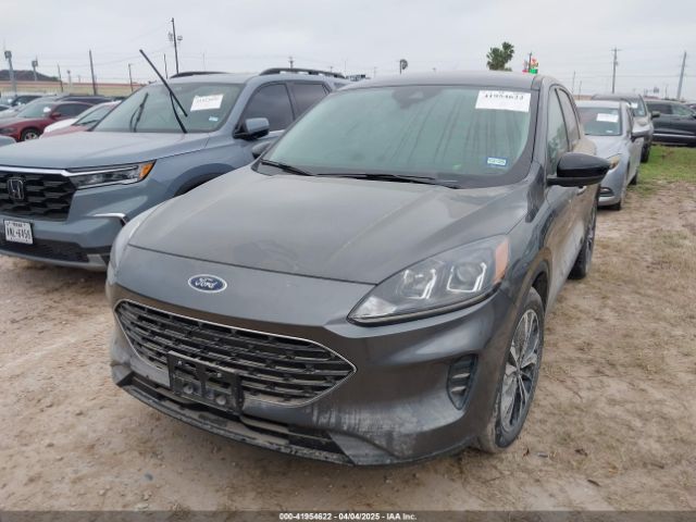 1FMCU0G68NUB97989 Ford ESCAPE SE