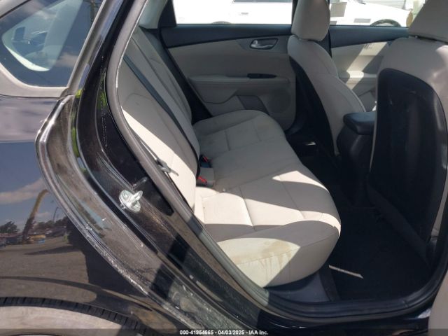 3KPF24AD7KE068190 KIA Forte Lxs