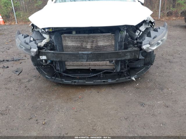 5NPD84LF1JH310714 Hyundai ELANTRA SEL