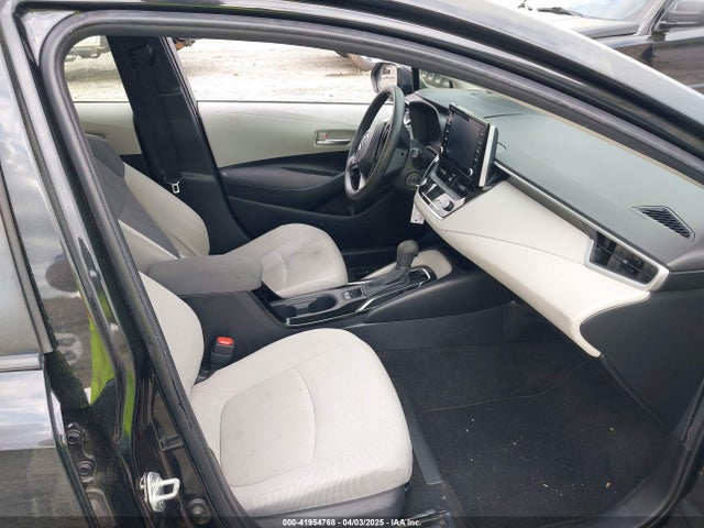 JTDEPRAE9LJ104243 Toyota COROLLA LE