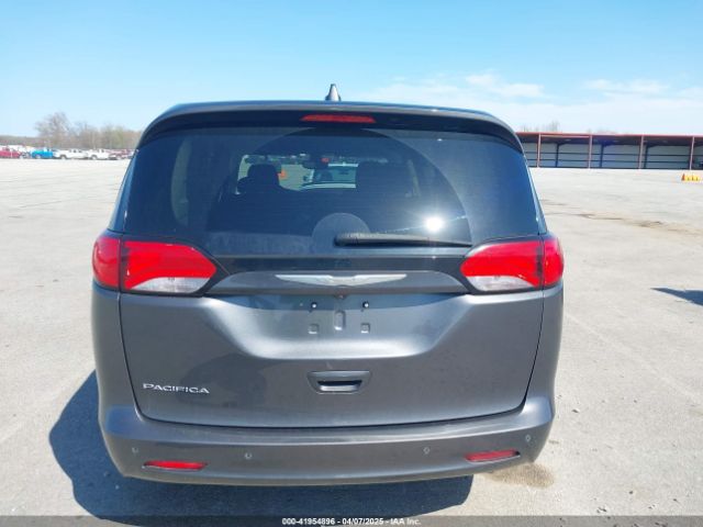 2C4RC1DG0HR587782 Chrysler Pacifica Touring
