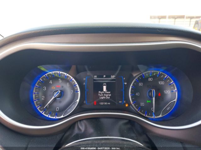 2C4RC1DG0HR587782 Chrysler Pacifica Touring