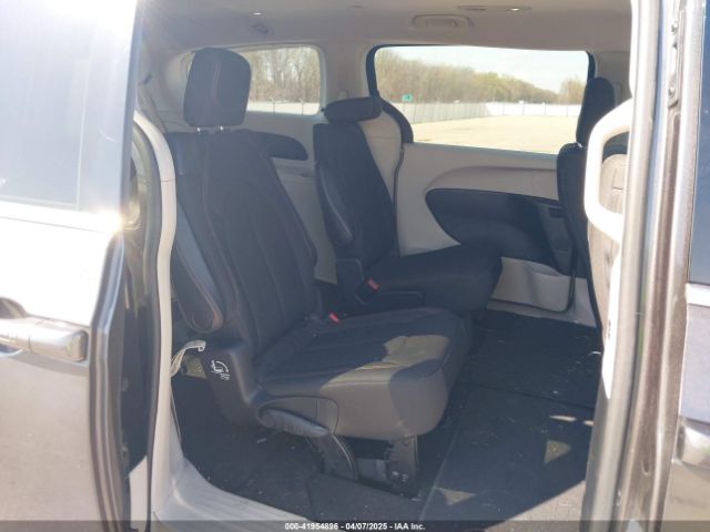 2C4RC1DG0HR587782 Chrysler Pacifica Touring