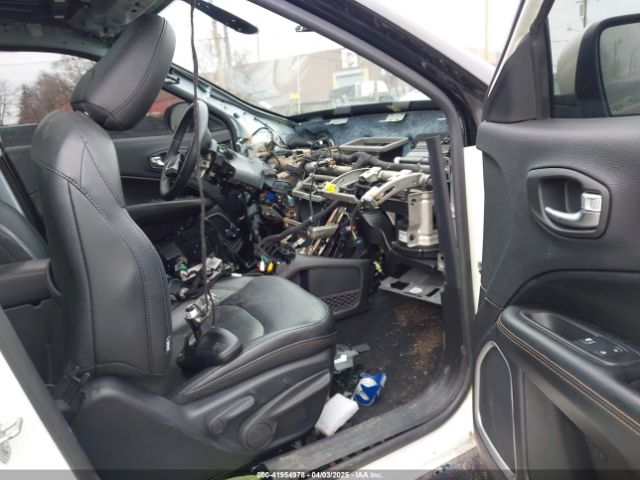 3C4NJDCB5JT403306 Jeep Compass Limited 4x4