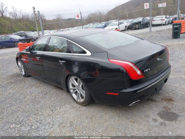 2012 JAGUAR XJ SAJWA2GBXCLV32998 Photo 2