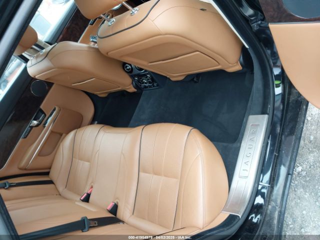 2012 JAGUAR XJ SAJWA2GBXCLV32998 Photo 7