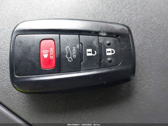 5TDBZRBHXMS114659 Toyota Highlander Le