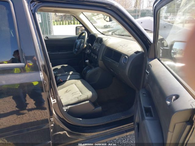 1C4NJRBB2GD695123 Jeep Patriot Sport
