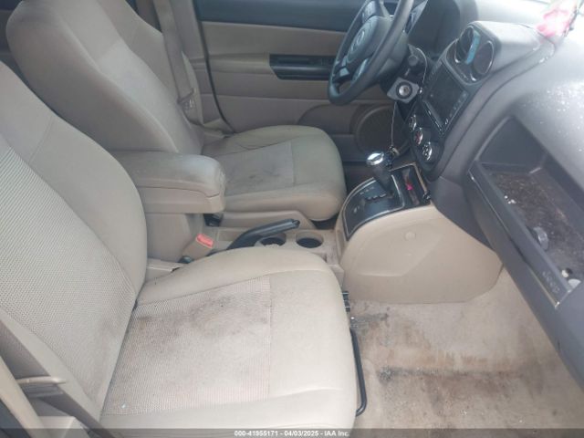 1C4NJPBB4HD157965 Jeep Patriot Sport Fwd
