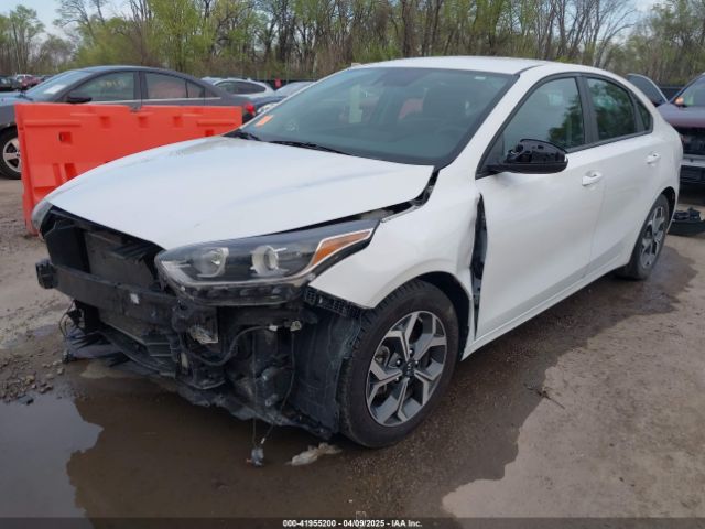 3KPF24AD8ME360661 KIA Forte Lxs