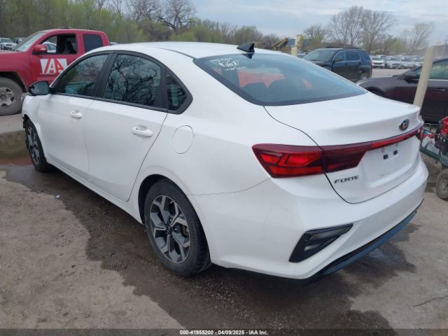 3KPF24AD8ME360661 KIA Forte Lxs