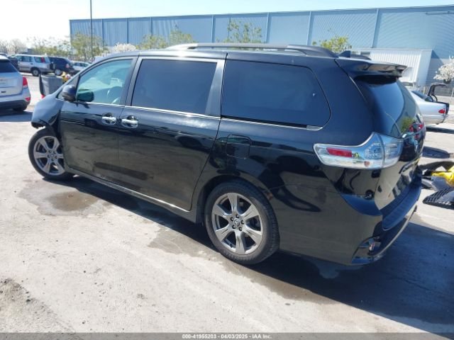 5TDXZ3DC9JS935123 Toyota Sienna Se 8 Passenger