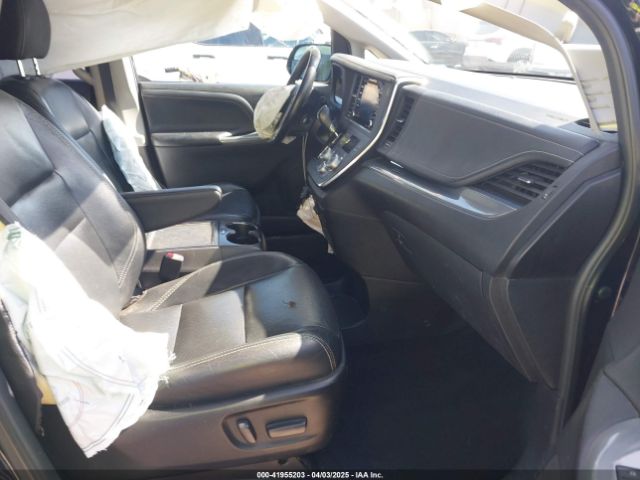 5TDXZ3DC9JS935123 Toyota Sienna Se 8 Passenger