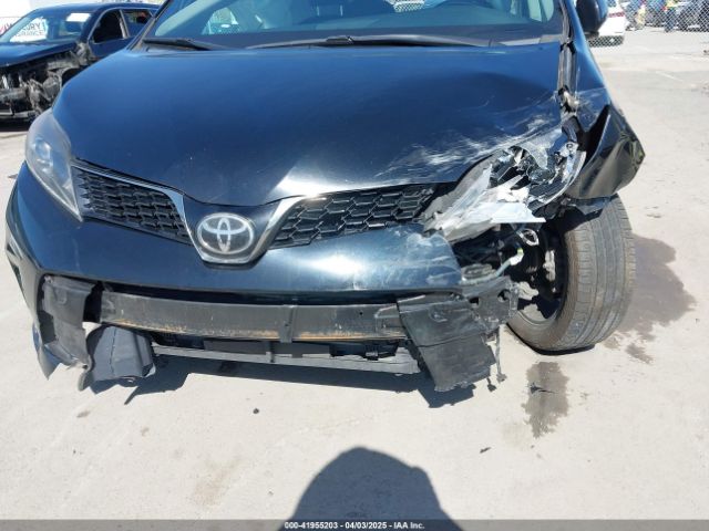 5TDXZ3DC9JS935123 Toyota Sienna Se 8 Passenger