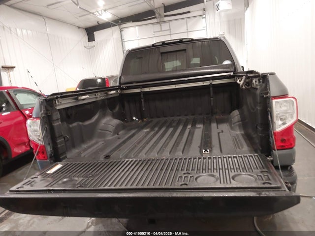 1N6AA1E56JN507966 Nissan Titan Sl