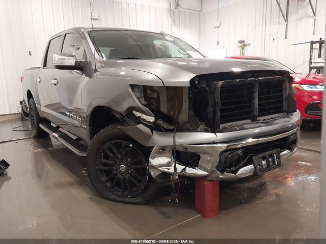 1N6AA1E56JN507966 Nissan Titan Sl