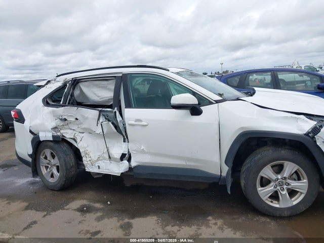 2T3P1RFV9MW185380 Toyota Rav4 Xle