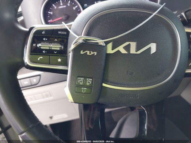 KNDNB4H37N6124034 KIA Carnival Mpv Lx Seat Package