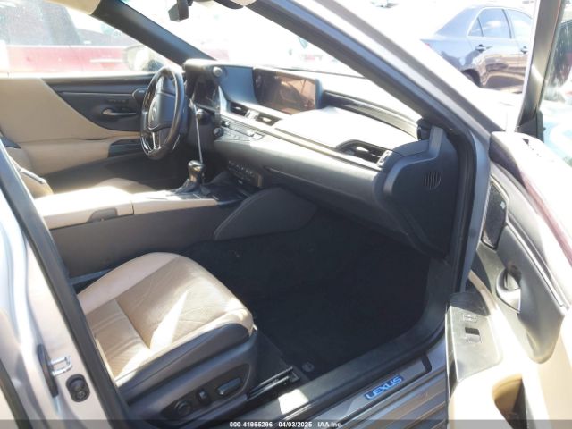 58AE21B12LU008808 Lexus Es 300h Luxury