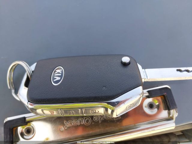 3KPF24AD9KE070247 KIA Forte Lxs