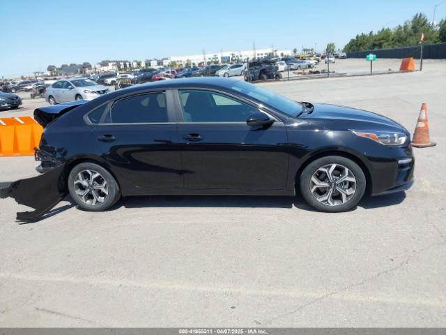 3KPF24AD9KE070247 KIA Forte Lxs