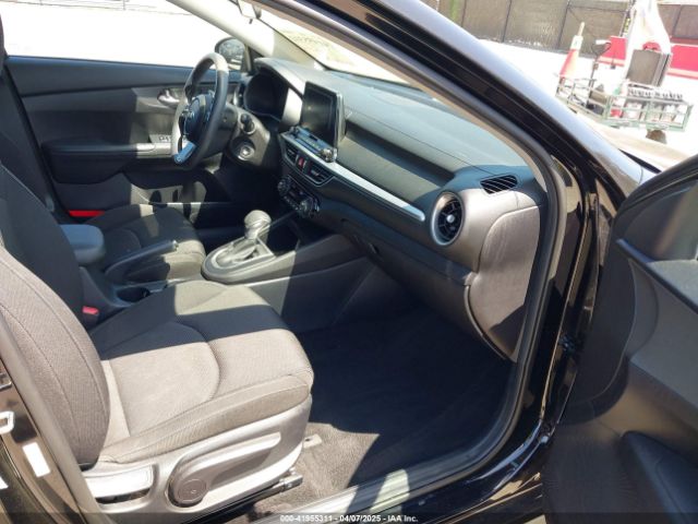 3KPF24AD9KE070247 KIA Forte Lxs