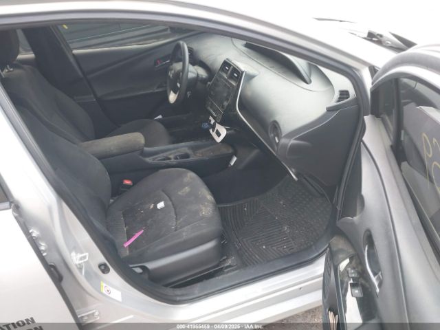 JTDKBRFU8J3059458 Toyota Prius Two