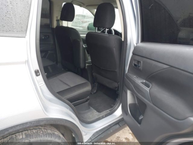 JA4AD3A30HZ063149 Mitsubishi Outlander Se