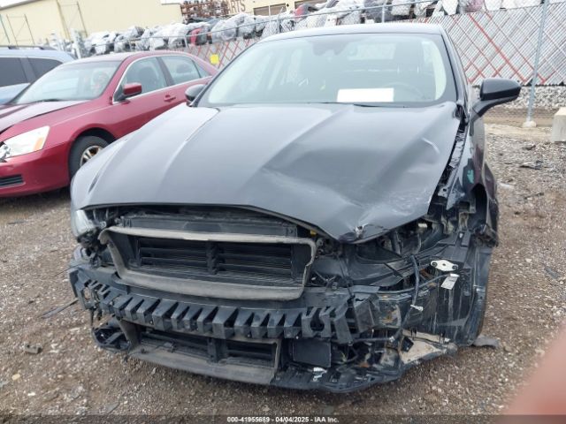3FA6P0LU7KR131763 Ford Fusion Hybrid Se