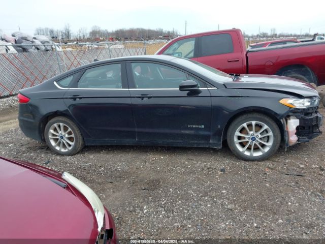 3FA6P0LU7KR131763 Ford Fusion Hybrid Se