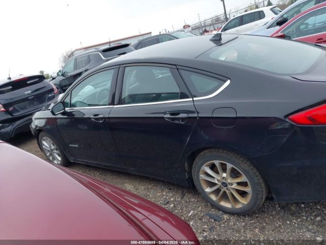 3FA6P0LU7KR131763 Ford Fusion Hybrid Se