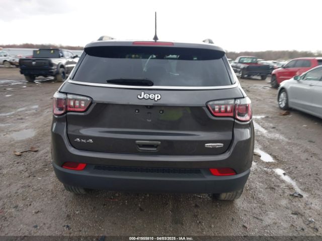 3C4NJDBB1NT175392 Jeep Compass Latitude 4x4