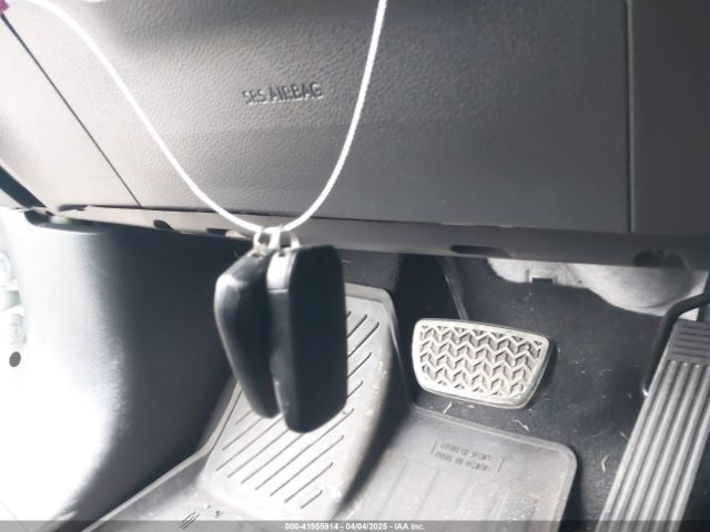 5TDYRKEC2MS010054 Toyota SIENNA XLE