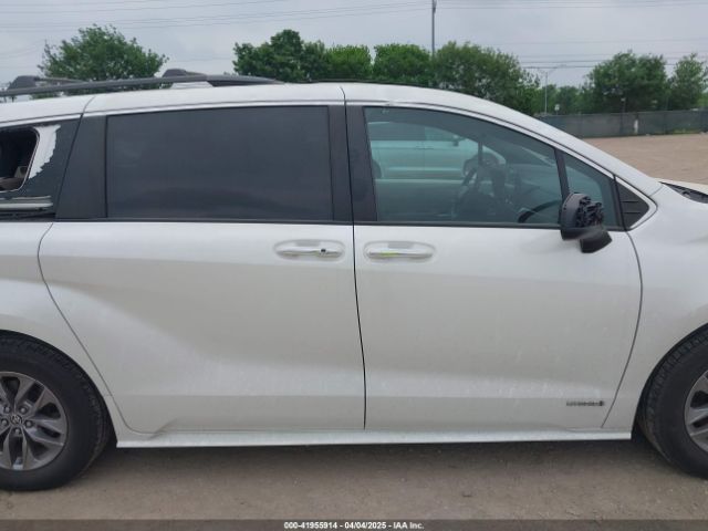 5TDYRKEC2MS010054 Toyota SIENNA XLE