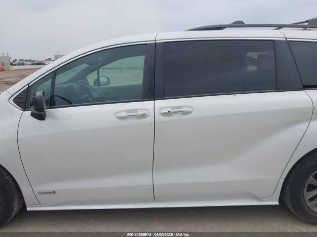5TDYRKEC2MS010054 Toyota SIENNA XLE