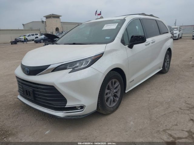 5TDYRKEC2MS010054 Toyota SIENNA XLE