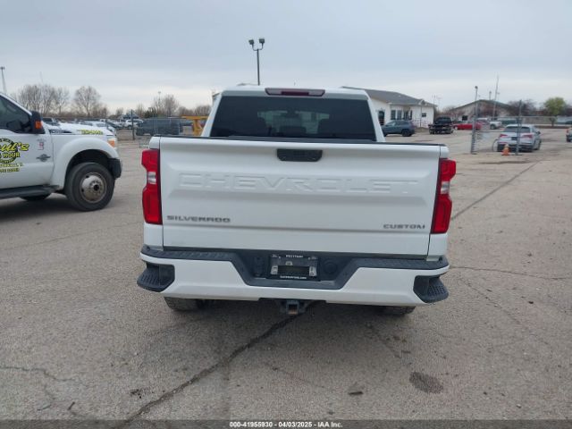 3GCPYBEKXMG320926 Chevrolet Silverado 1500 4wd  Short Bed Custom
