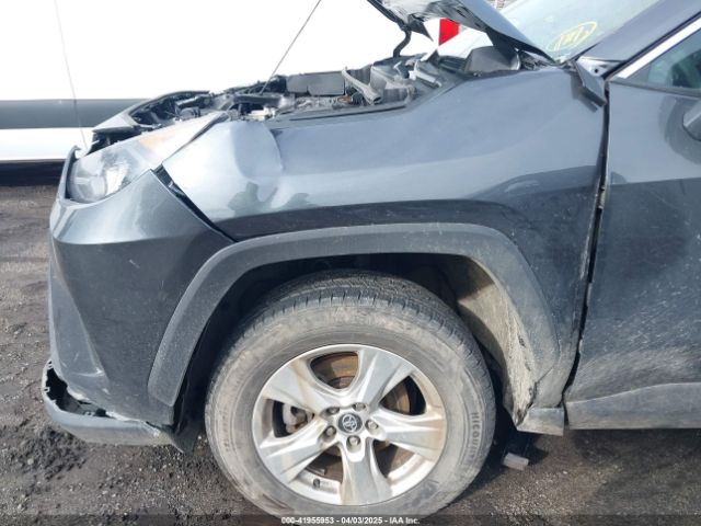 2T3G1RFV1KC035746 Toyota RAV4 LE