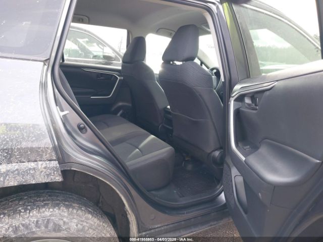 2T3G1RFV1KC035746 Toyota RAV4 LE