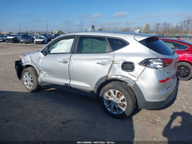 KM8J2CA48KU872175 Hyundai TUCSON SE