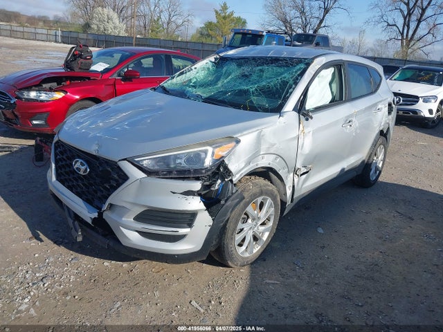 KM8J2CA48KU872175 Hyundai TUCSON SE