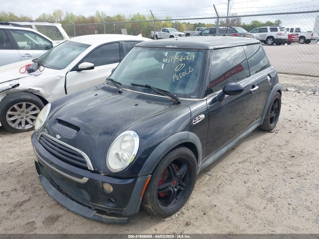 2006 MINI COOPER S WMWRE33566TL19134 Photo 1