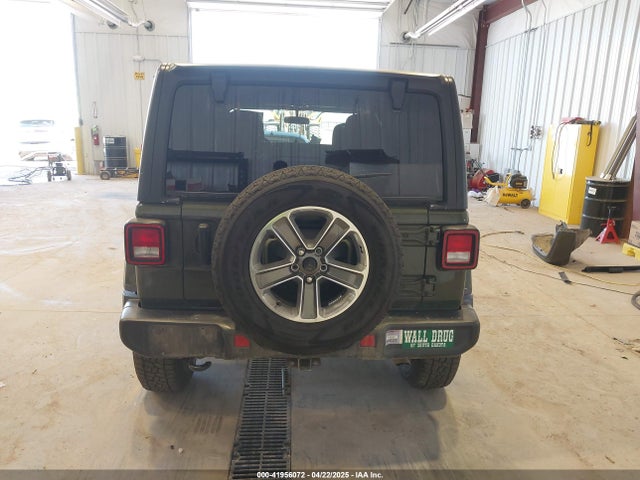1C4HJXEN2MW592565 Jeep 2021
